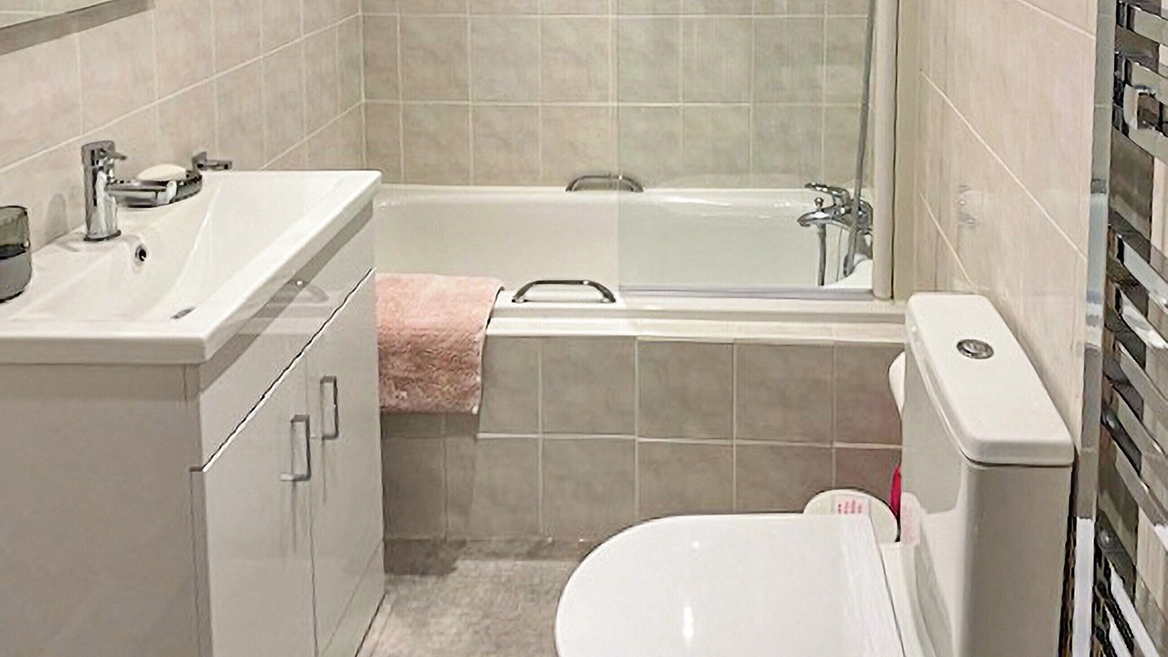 Photo of Bathroom in Pagham