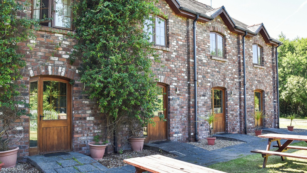 Photo of Others in Skewen