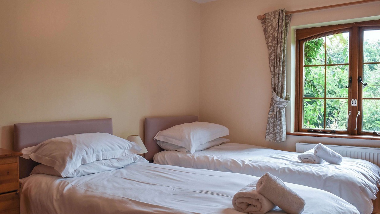 Photo of Others in Skewen