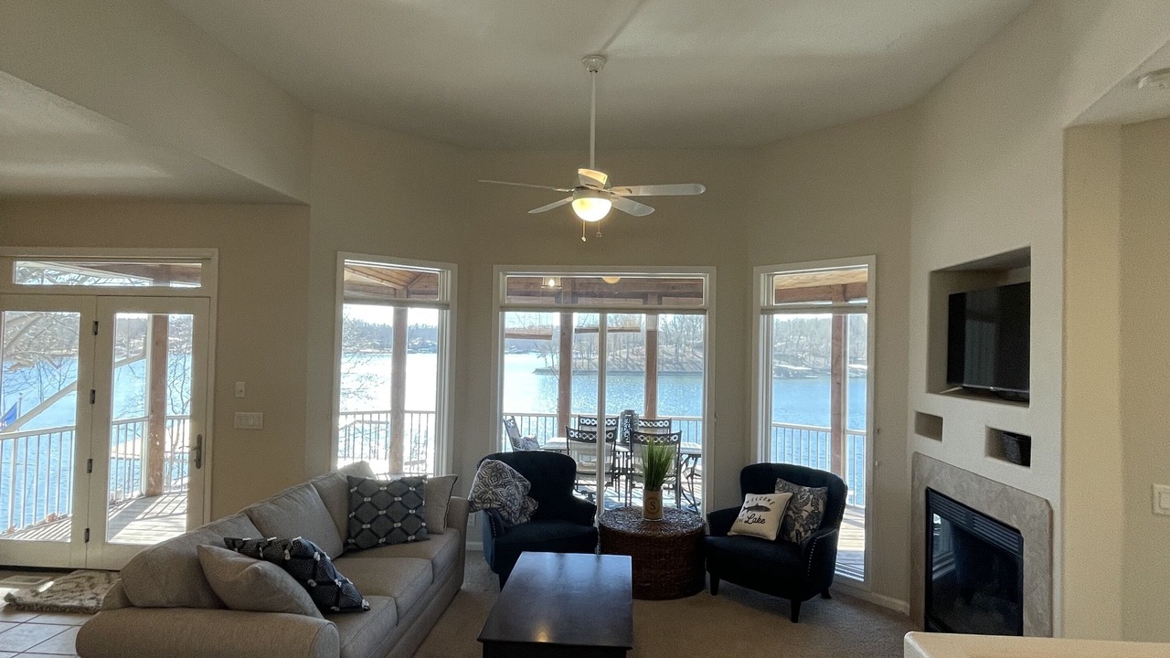 Photo of Livingroom in Lake of the Ozarks