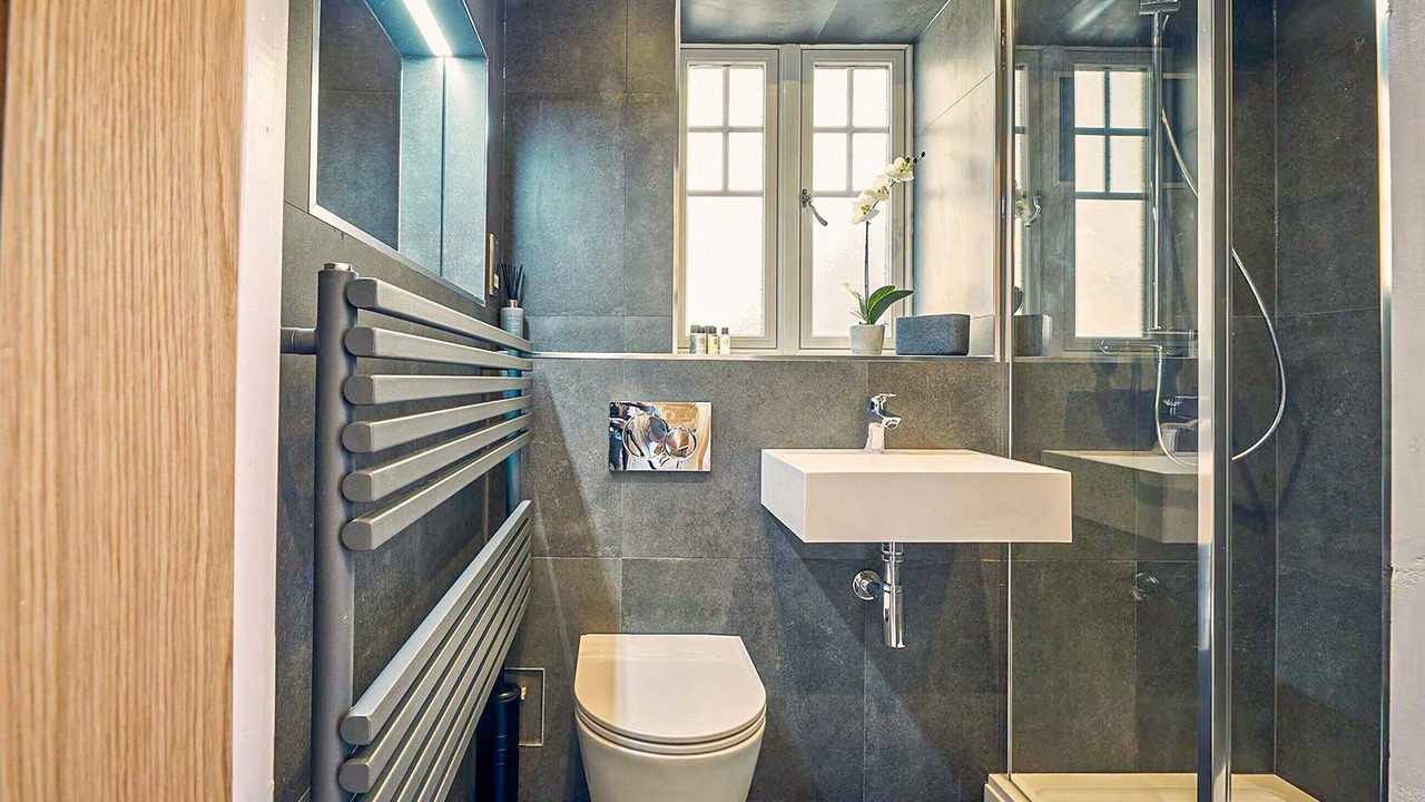 Photo of Bedroom in Wall