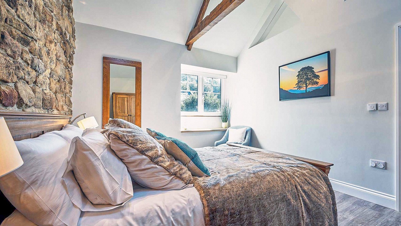 Photo of Others in Wall