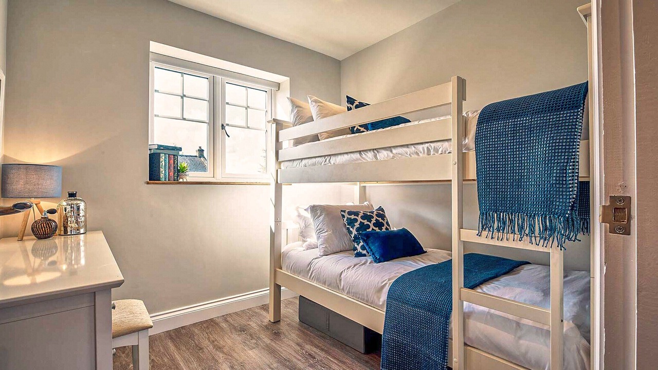 Photo of Others in Wall