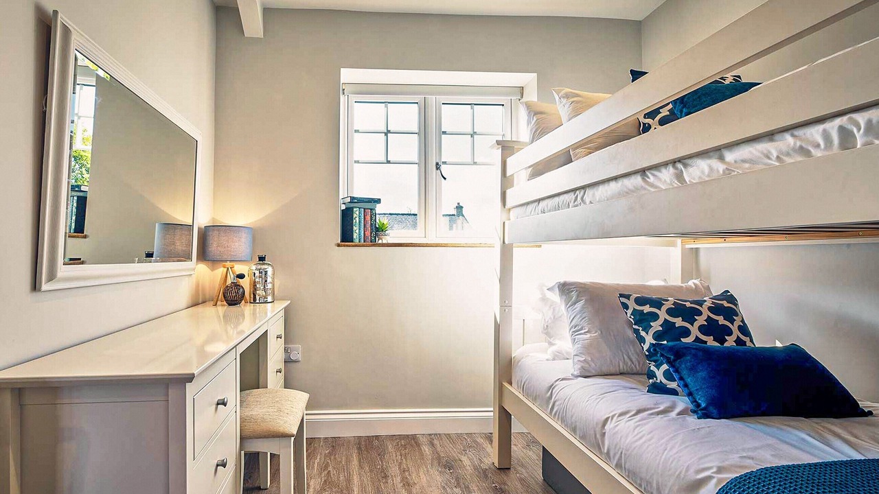 Photo of Others in Wall