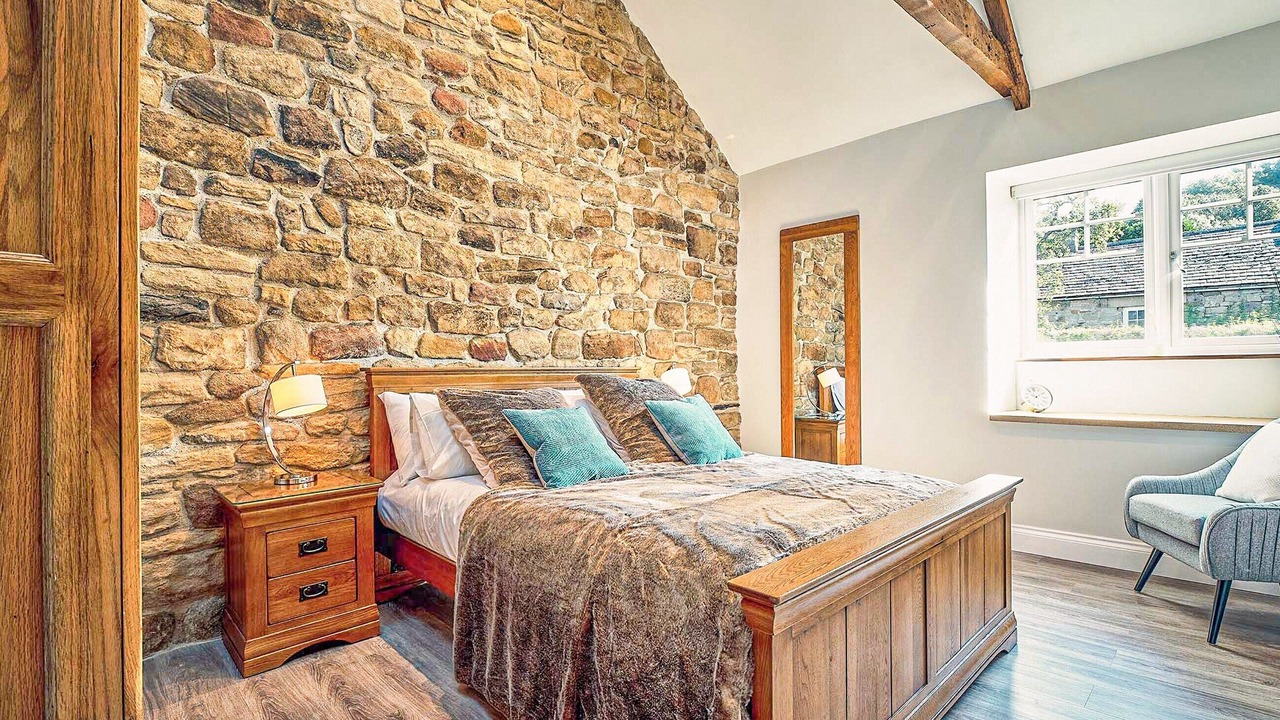 Photo of Others in Wall