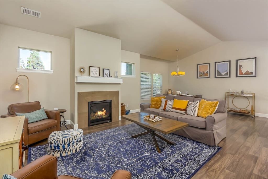 Photo of Livingroom in Old Farm District