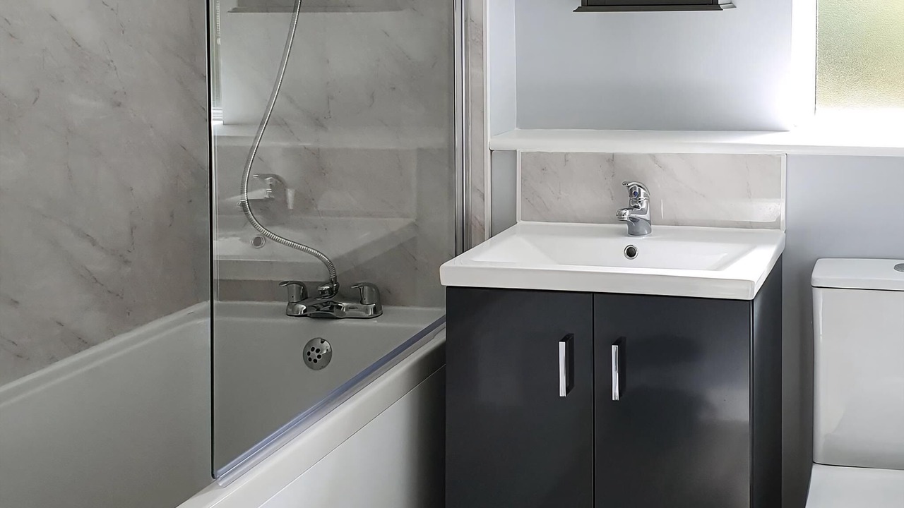 Photo of Bathroom in Beaworthy