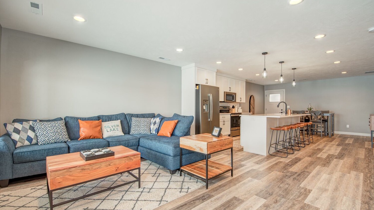 Photo of Livingroom in May City