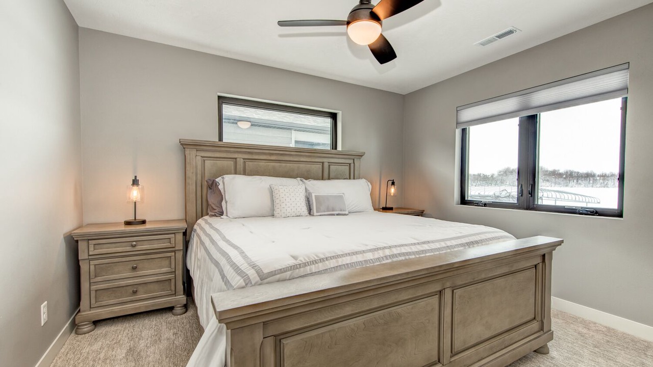 Photo of Bedroom in May City