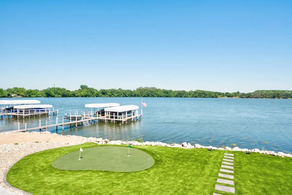 Photo of Others in May City