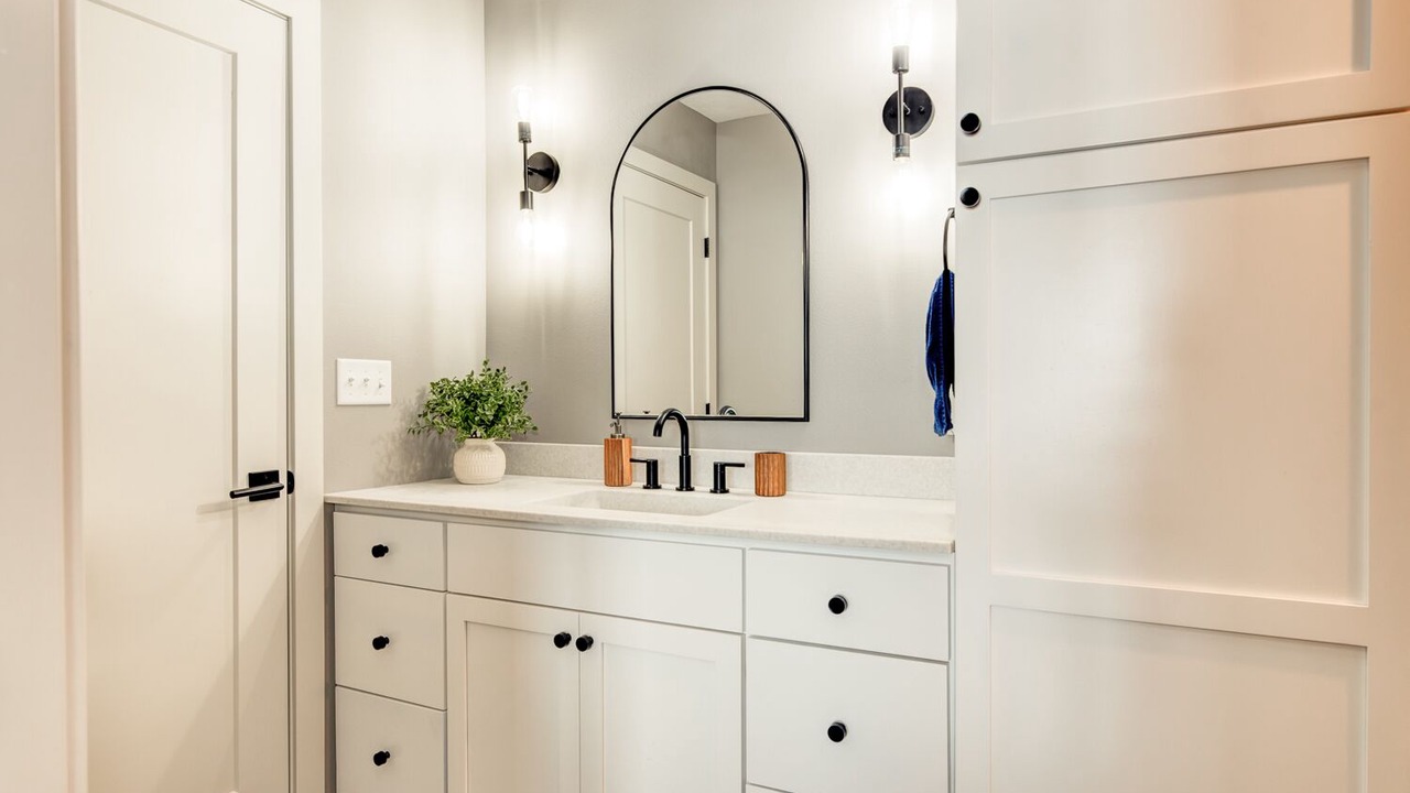 Photo of Bathroom in May City