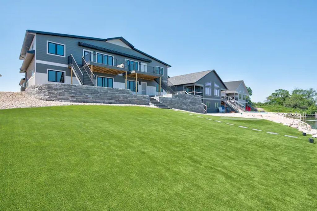 Photo of Outdoor in May City