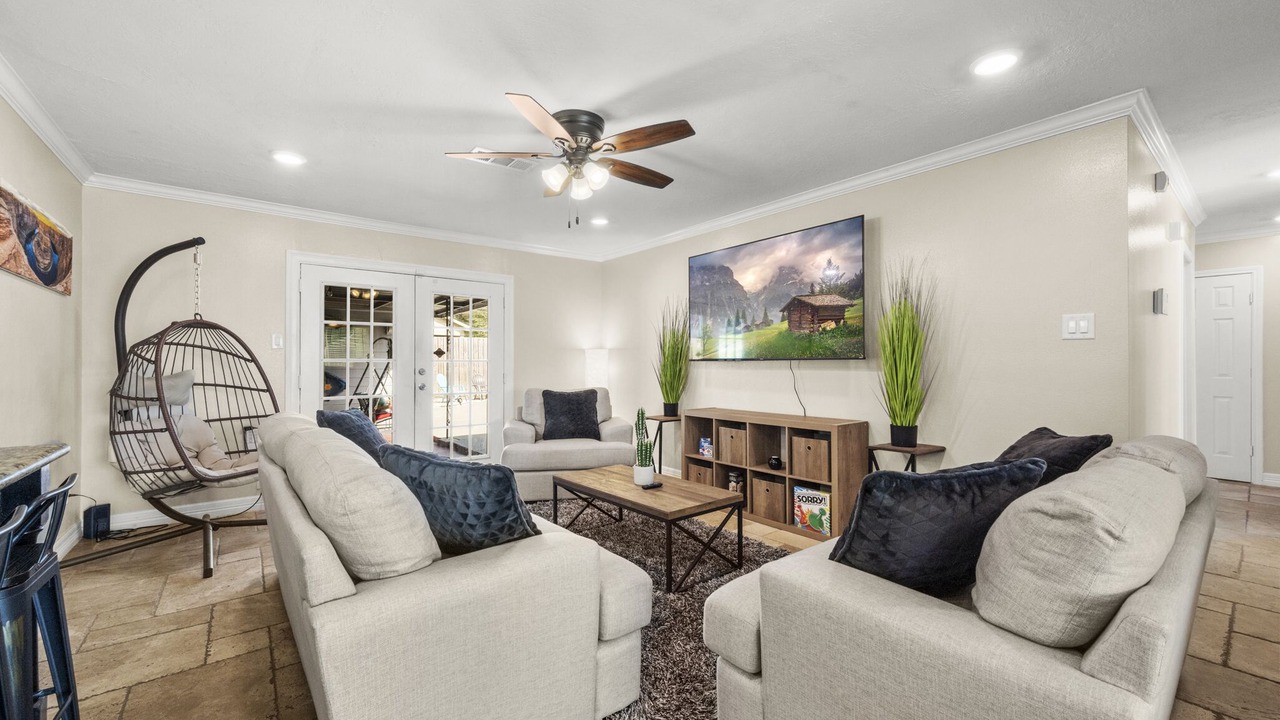 Photo of Livingroom in Edgebrook