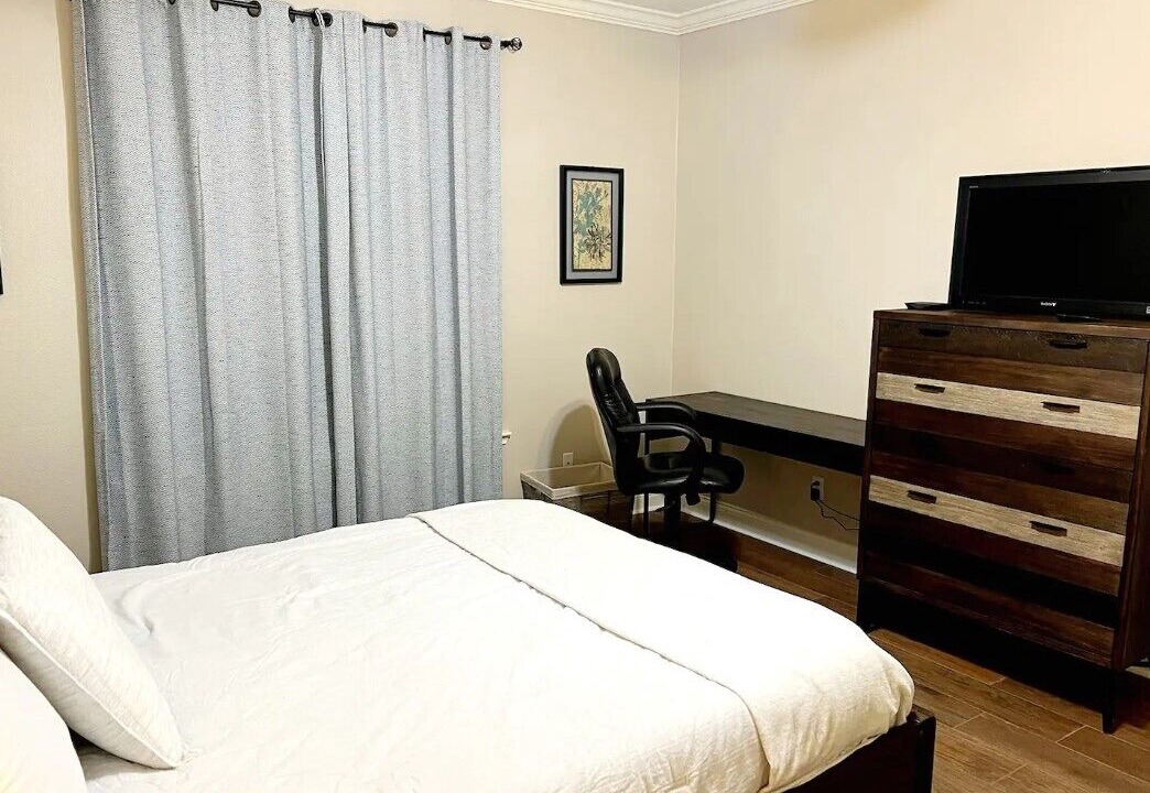 Photo of Bedroom in League City