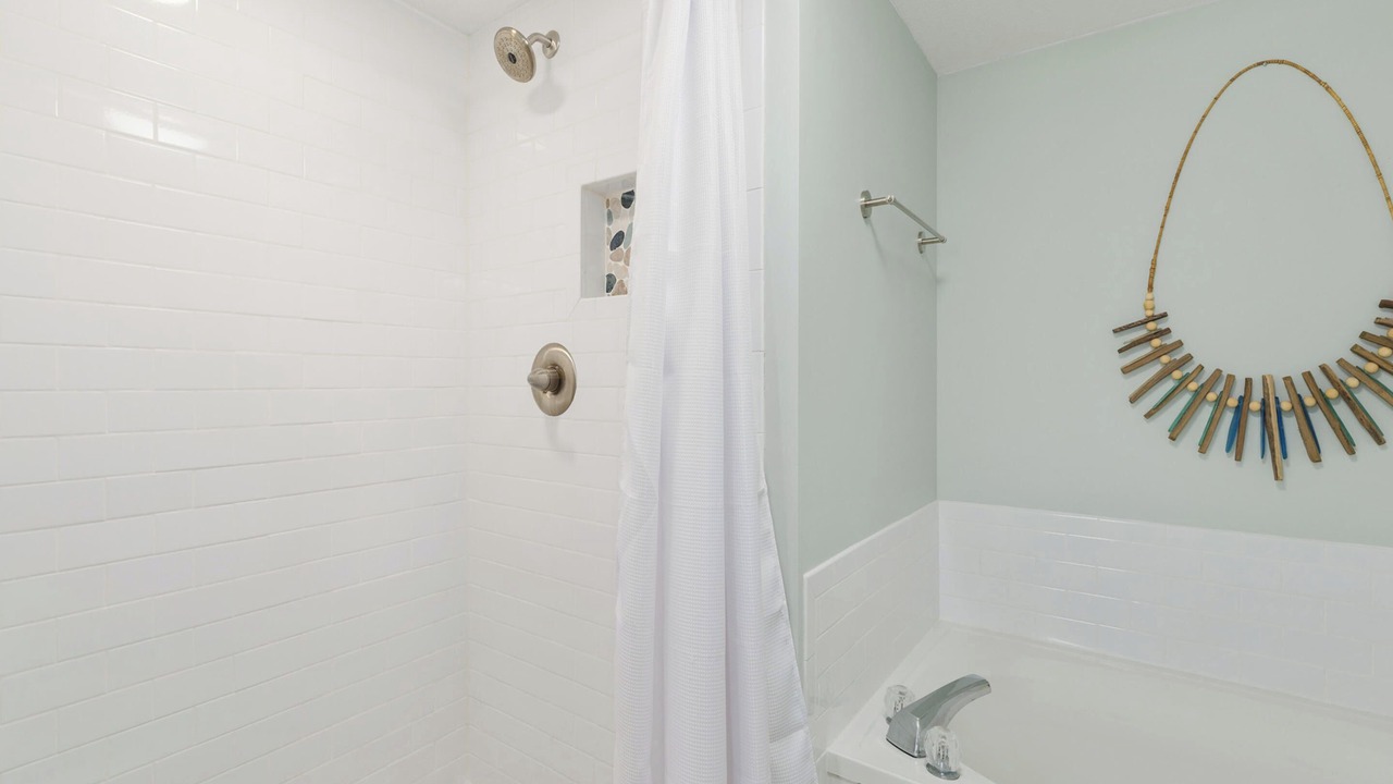 Photo of Bathroom in Seawinds Condo