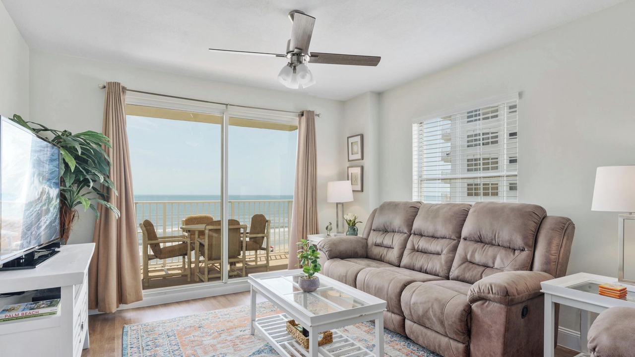 Photo of Livingroom in Seawinds Condo