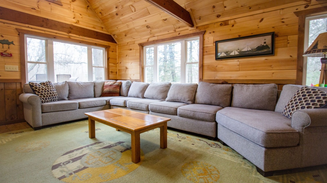 Photo of Livingroom in Evart