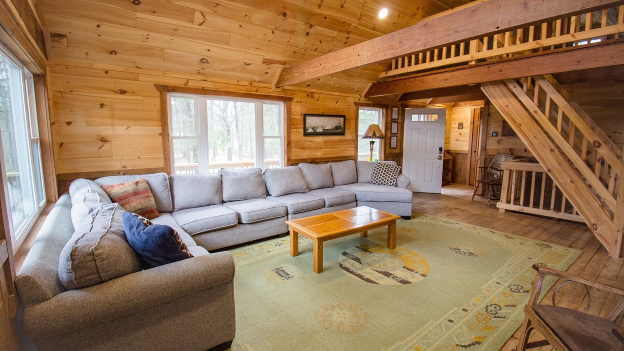 Photo of Livingroom in Evart