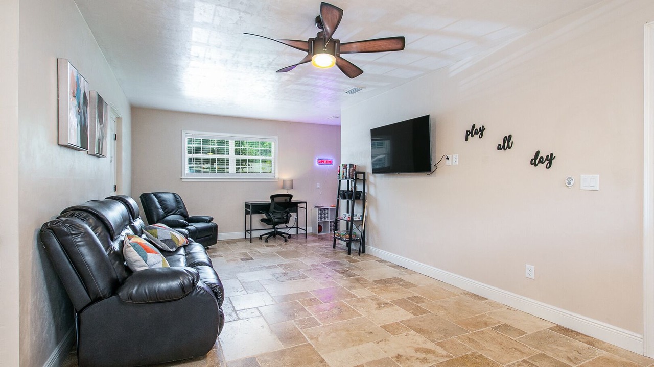Photo of Livingroom in Gainesville