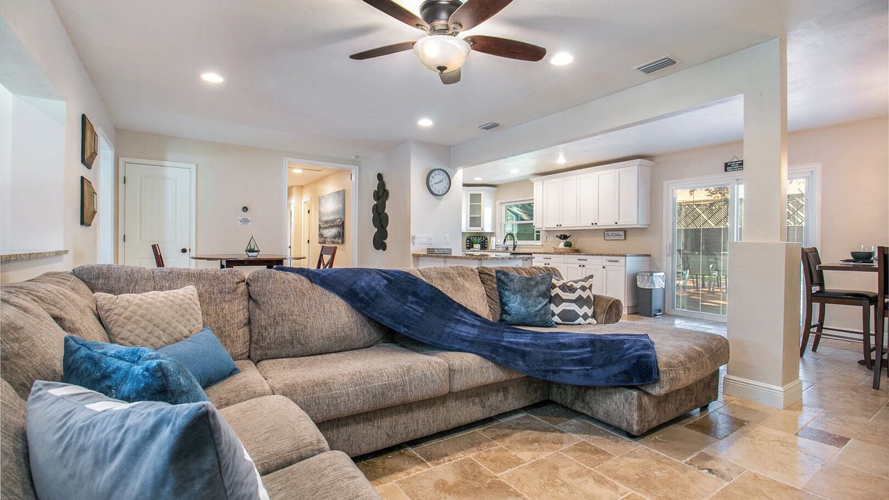 Photo of Livingroom in Gainesville