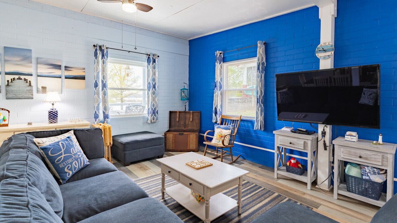 Photo of Livingroom in Kuttawa