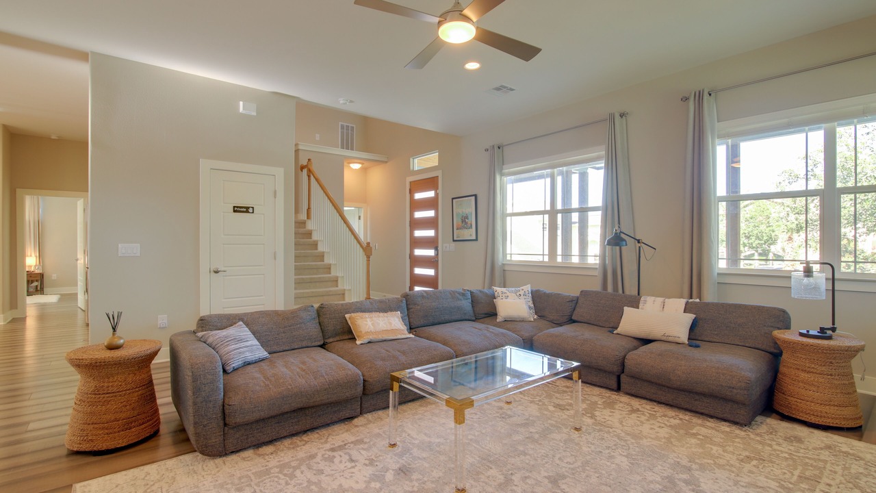 Photo of Livingroom in Waterford On Lake Travis