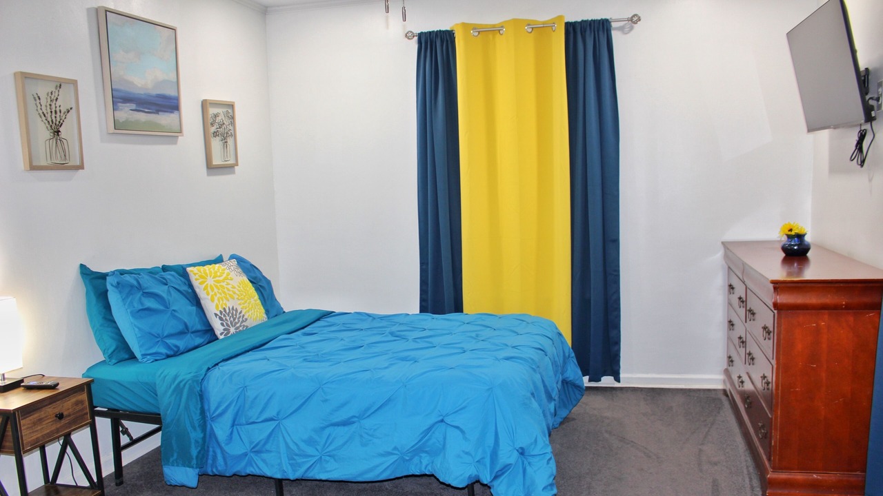 Photo of Bedroom in Sulphur