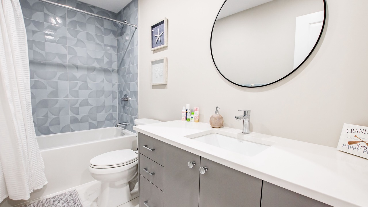 Photo of Bathroom in Grand Bend