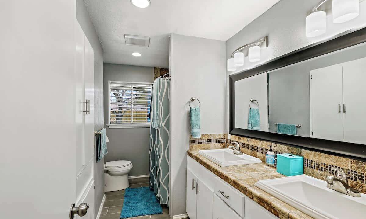 Photo of Bathroom in South Side
