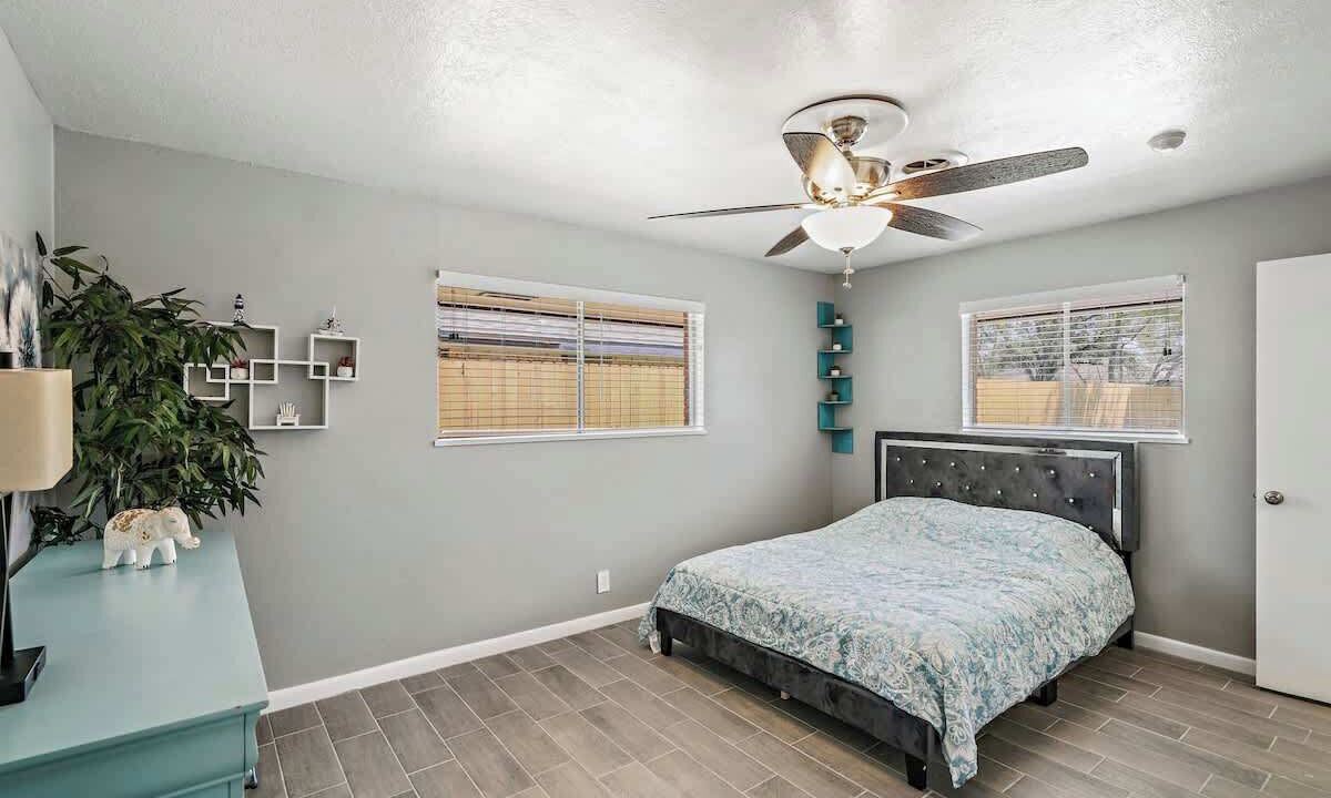 Photo of Bedroom in South Side