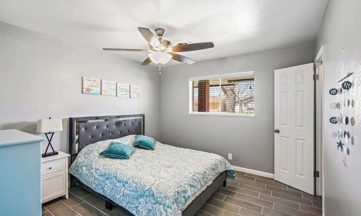 Photo of Bedroom in South Side