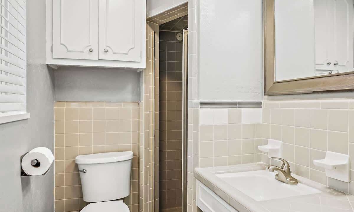 Photo of Bathroom in South Side
