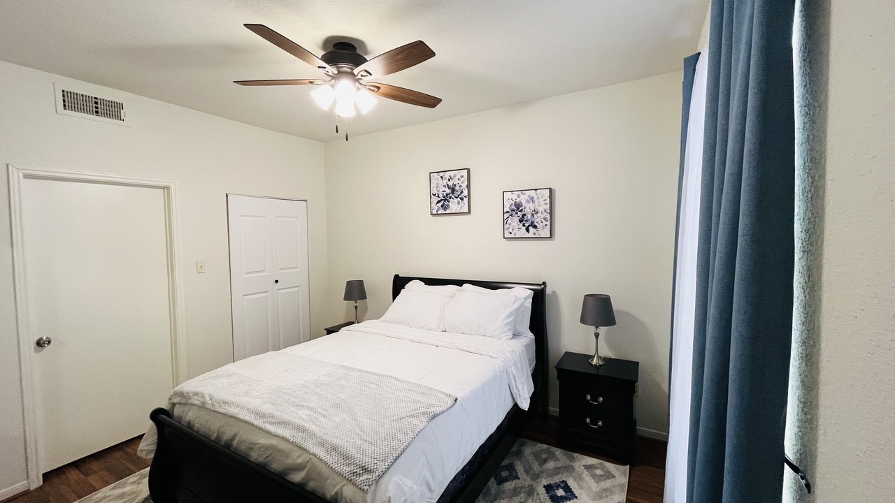 Photo of Bedroom in Astrodome