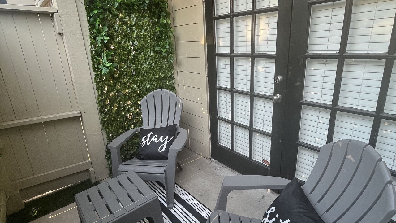 Photo of Patio Balcony in Astrodome
