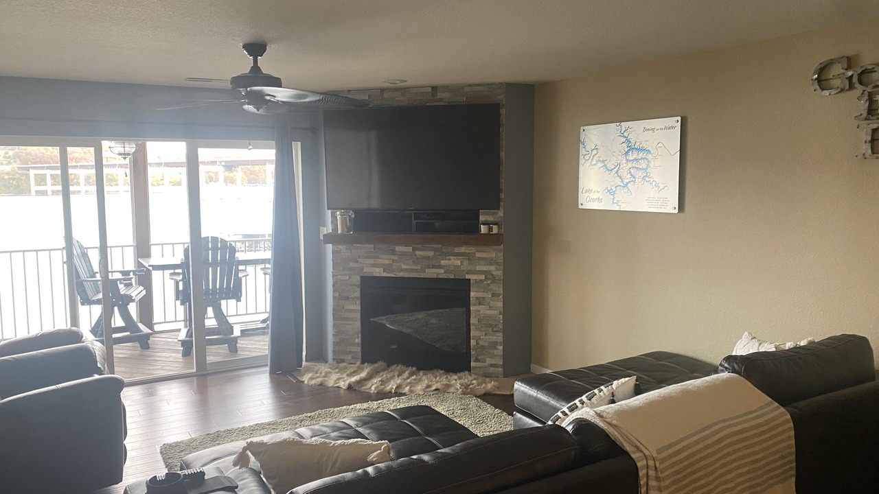 Photo of Livingroom in Lake of the Ozarks