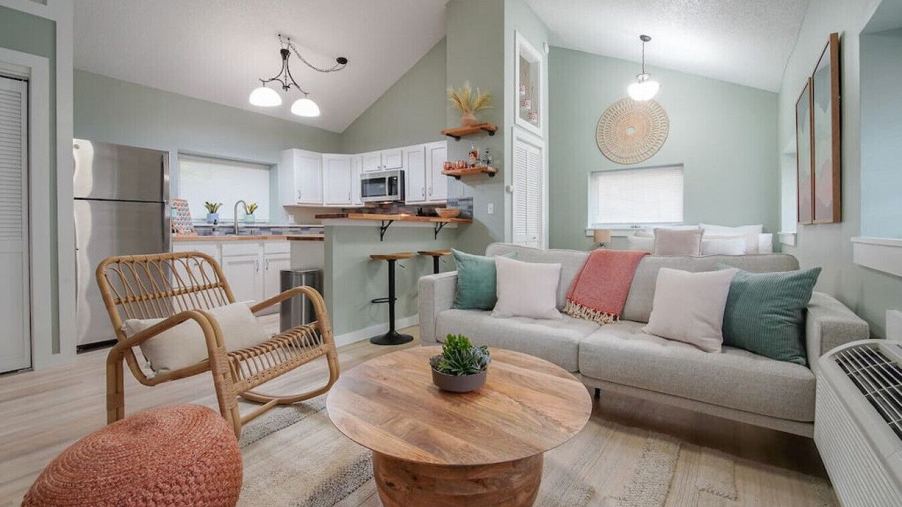 Photo of Livingroom in Lawrence