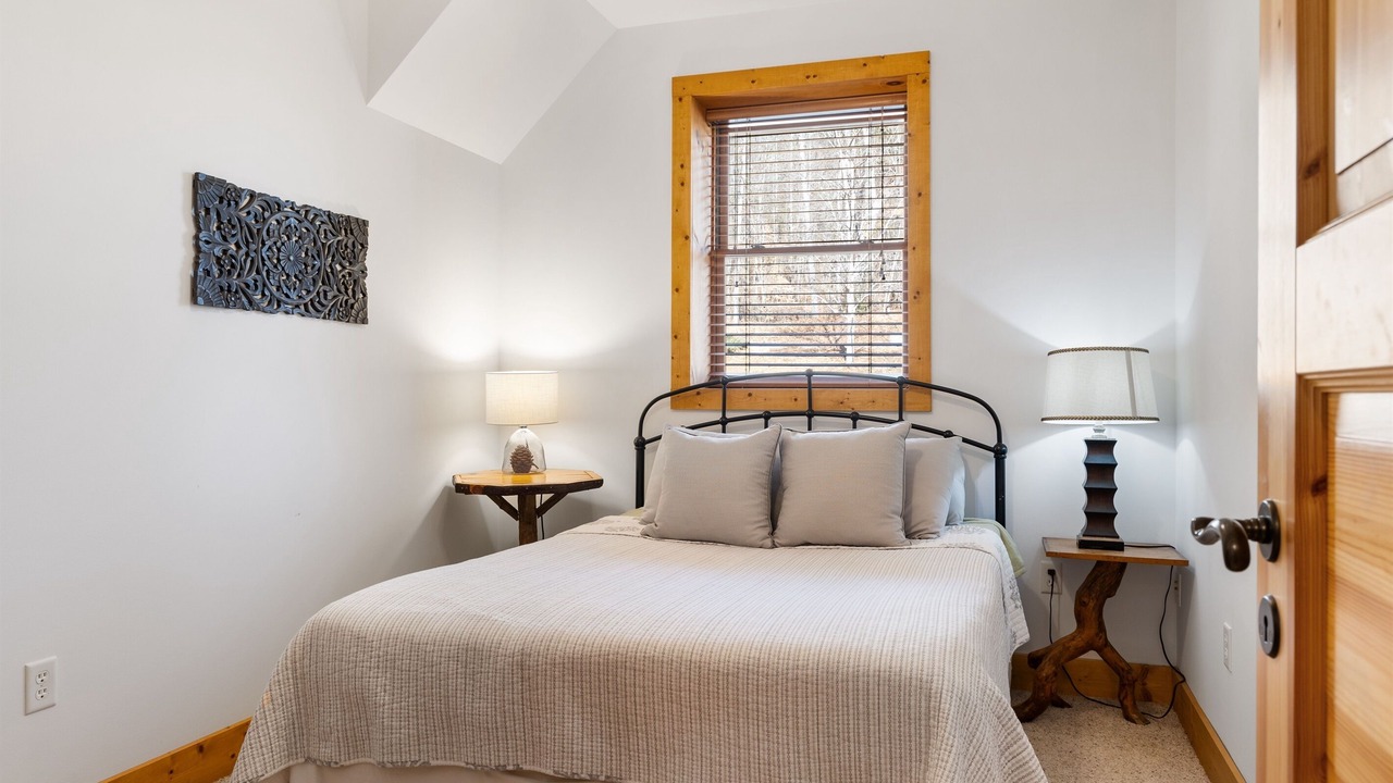 Photo of Bedroom in Serenity Bay