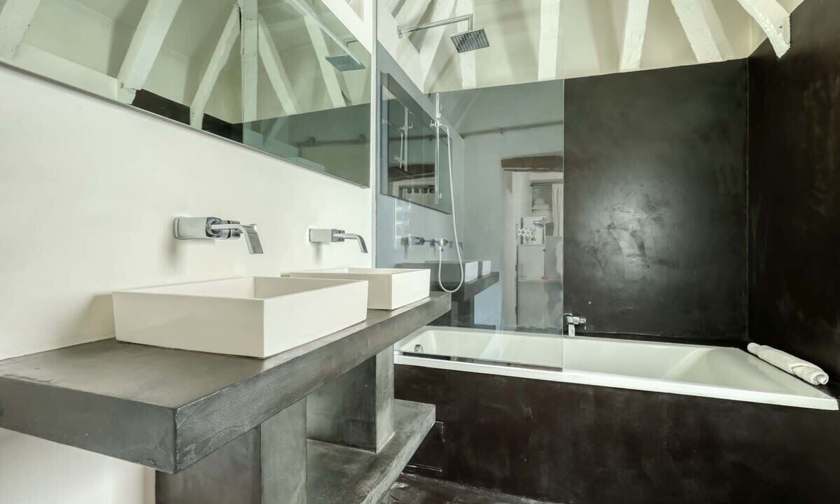 Photo of Bathroom in 6th Arrondissement