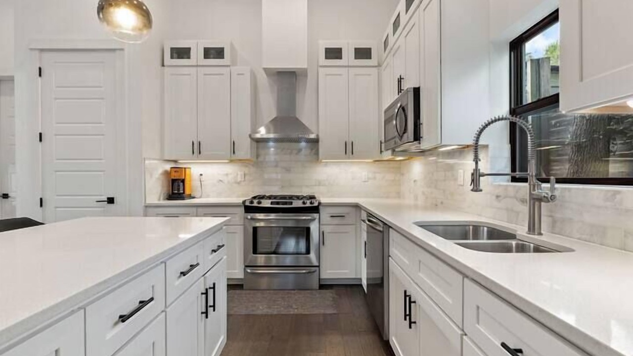 Photo of Kitchen in Chestnut