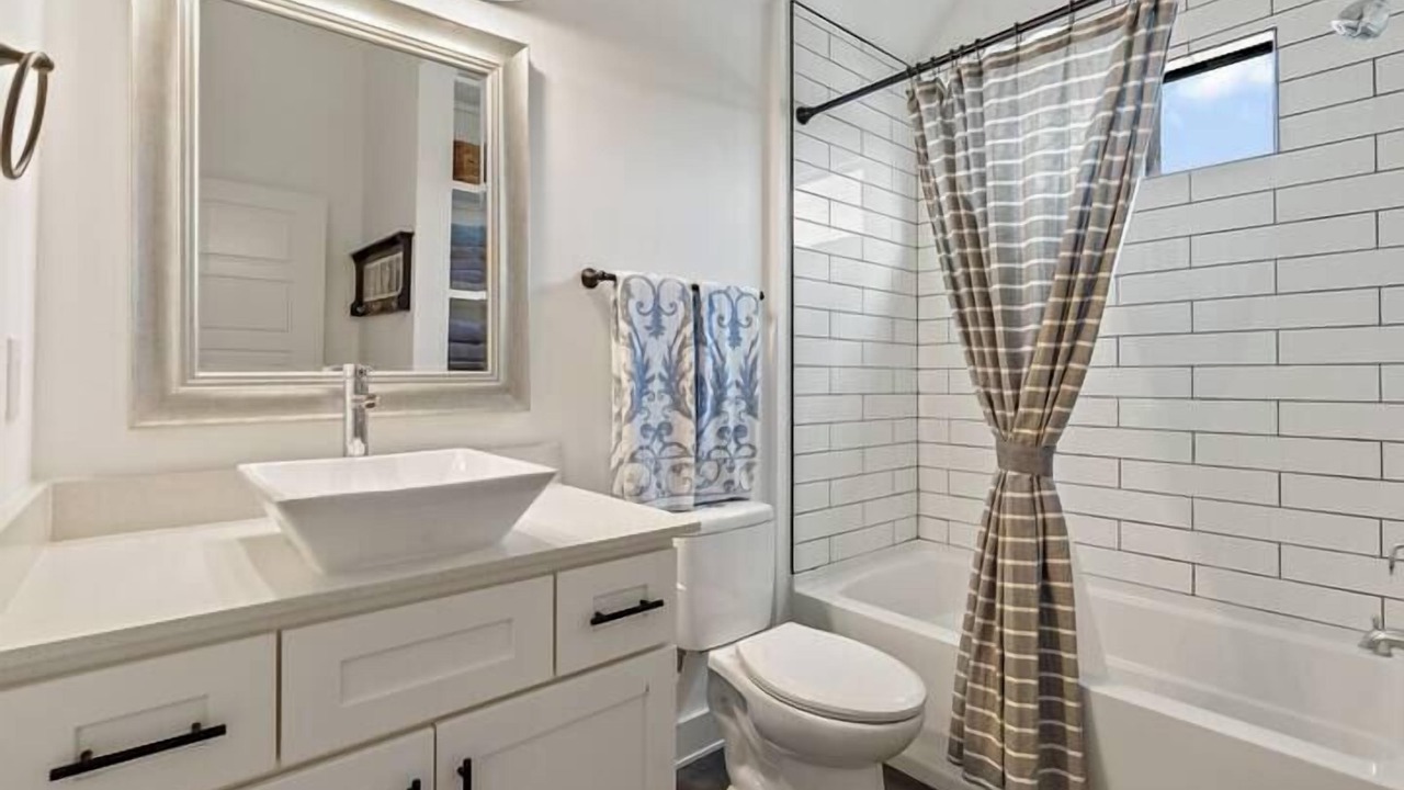 Photo of Bathroom in Chestnut
