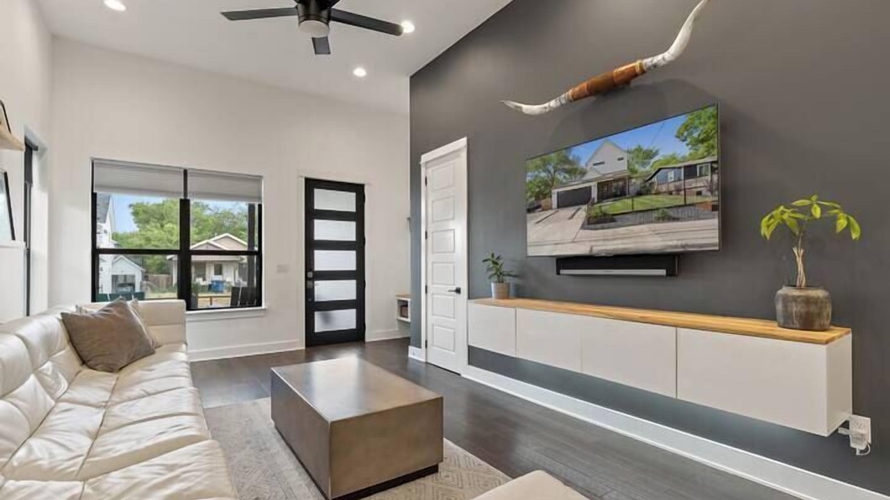 Photo of Livingroom in Chestnut