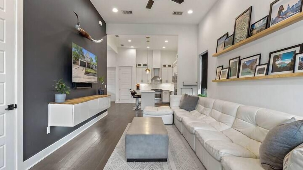 Photo of Livingroom in Chestnut