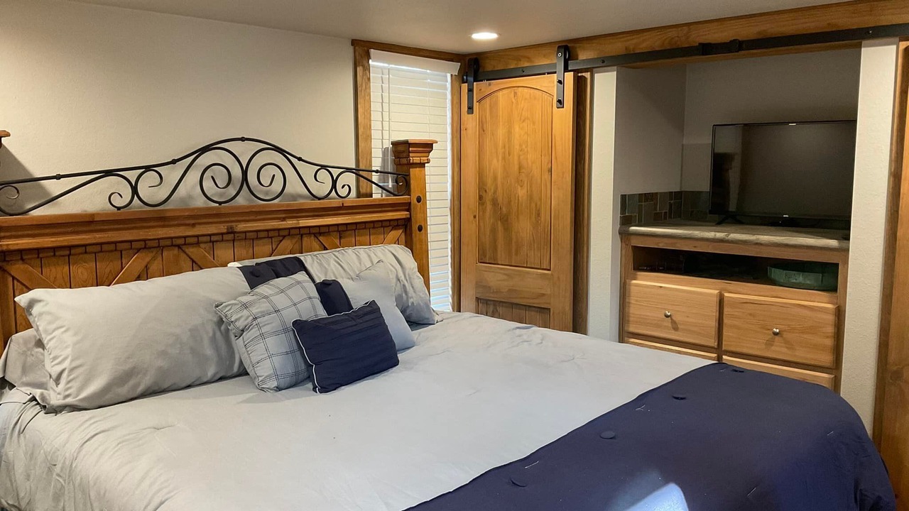 Photo of Bedroom in Mount Vernon