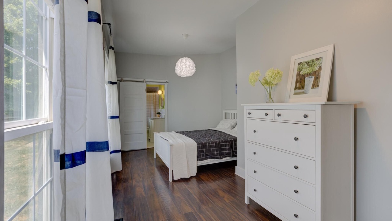 Photo of Bedroom in Cooper-Young Historic District