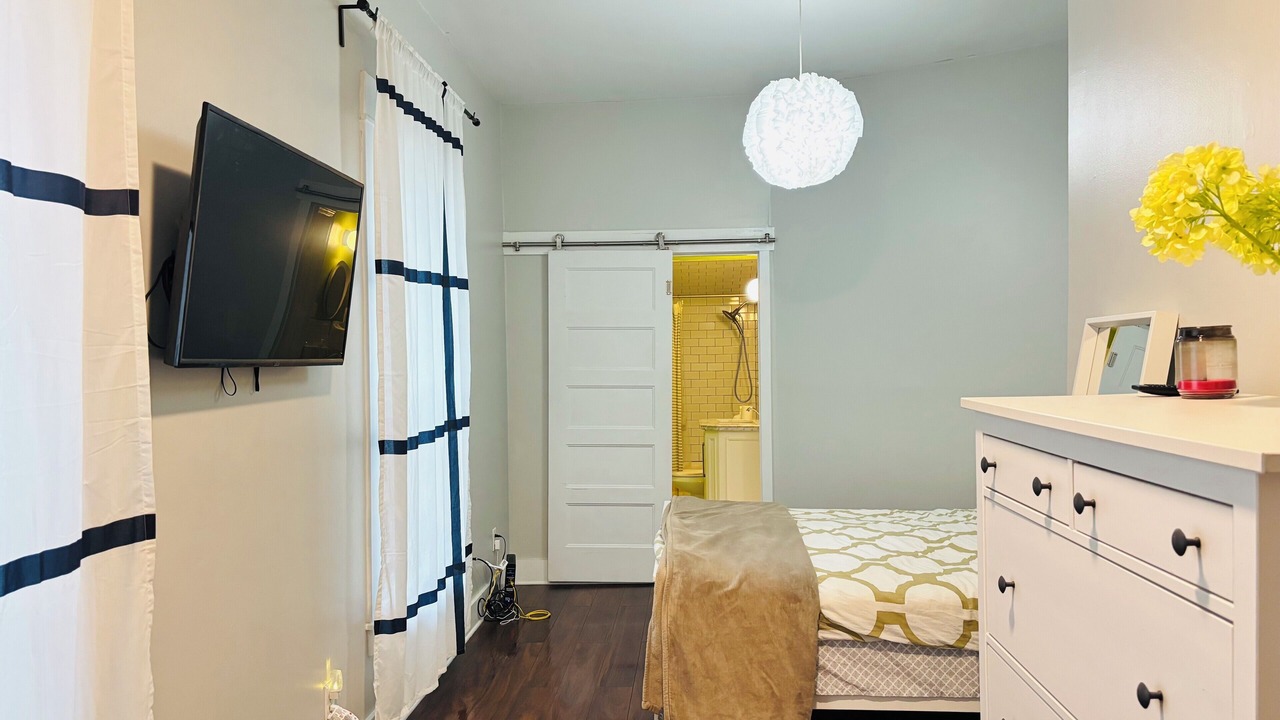 Photo of Bedroom in Cooper-Young Historic District