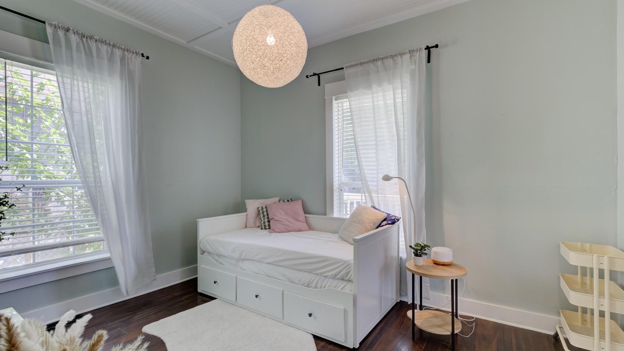 Photo of Bedroom in Cooper-Young Historic District