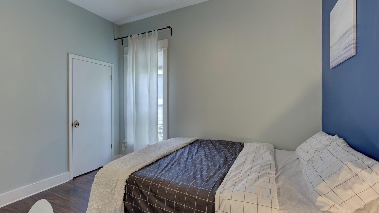 Photo of Bedroom in Cooper-Young Historic District