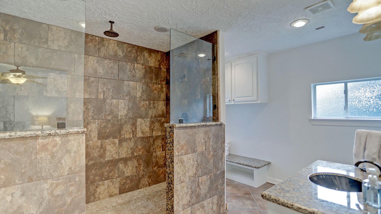 Photo of Bathroom in Willis