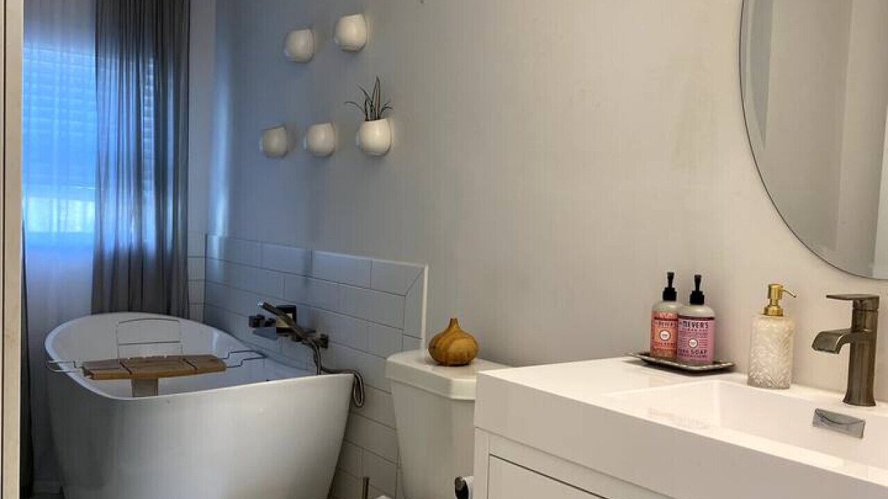 Photo of Bathroom in Neptune Beach