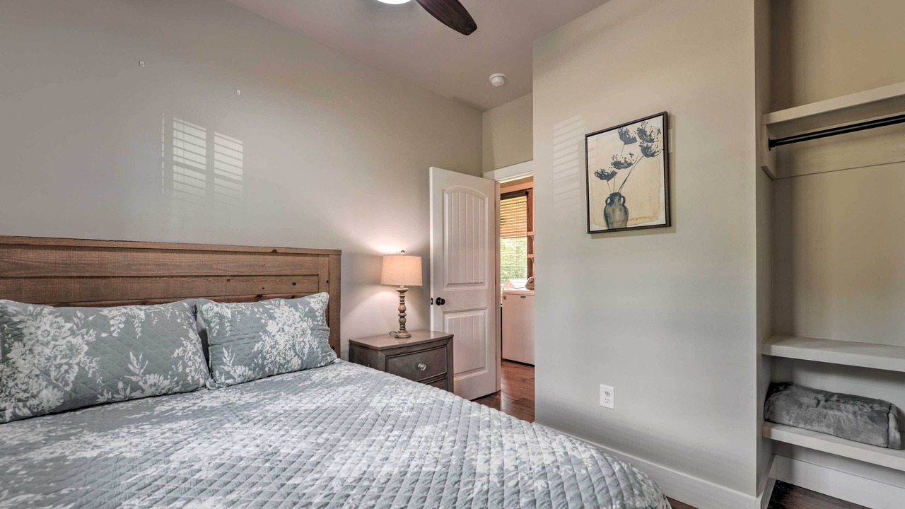 Photo of Bedroom in Glenville